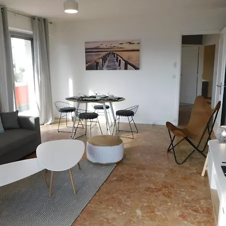 T3 Les Santons With Air Conditioning And Private Parking * Cannes